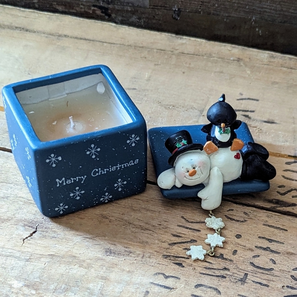 Cute Vintage Snowman Candle With Lid and Snowflake Dangles